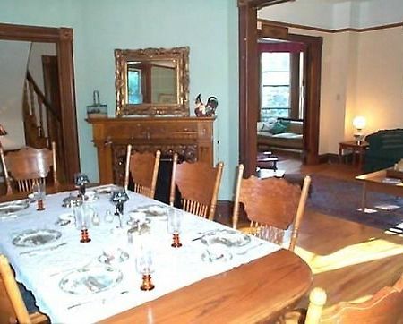 Evangeline'S Tower Bed & Breakfast Parrsboro Exterior foto