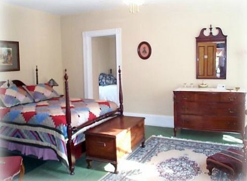Evangeline'S Tower Bed & Breakfast Parrsboro Exterior foto